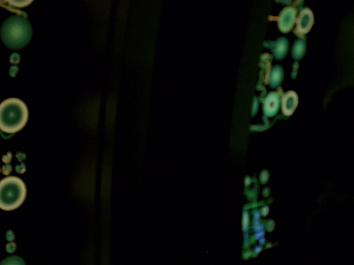 ariane179254_StarTrekVoyager_5x15_5x16_DarkFrontier_6245.jpg