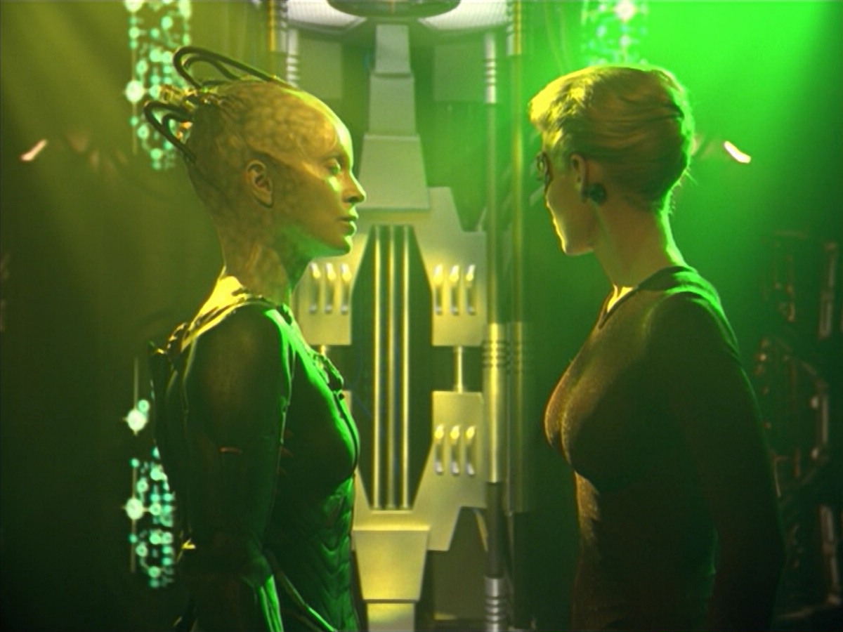 ariane179254_StarTrekVoyager_5x15_5x16_DarkFrontier_6261.jpg