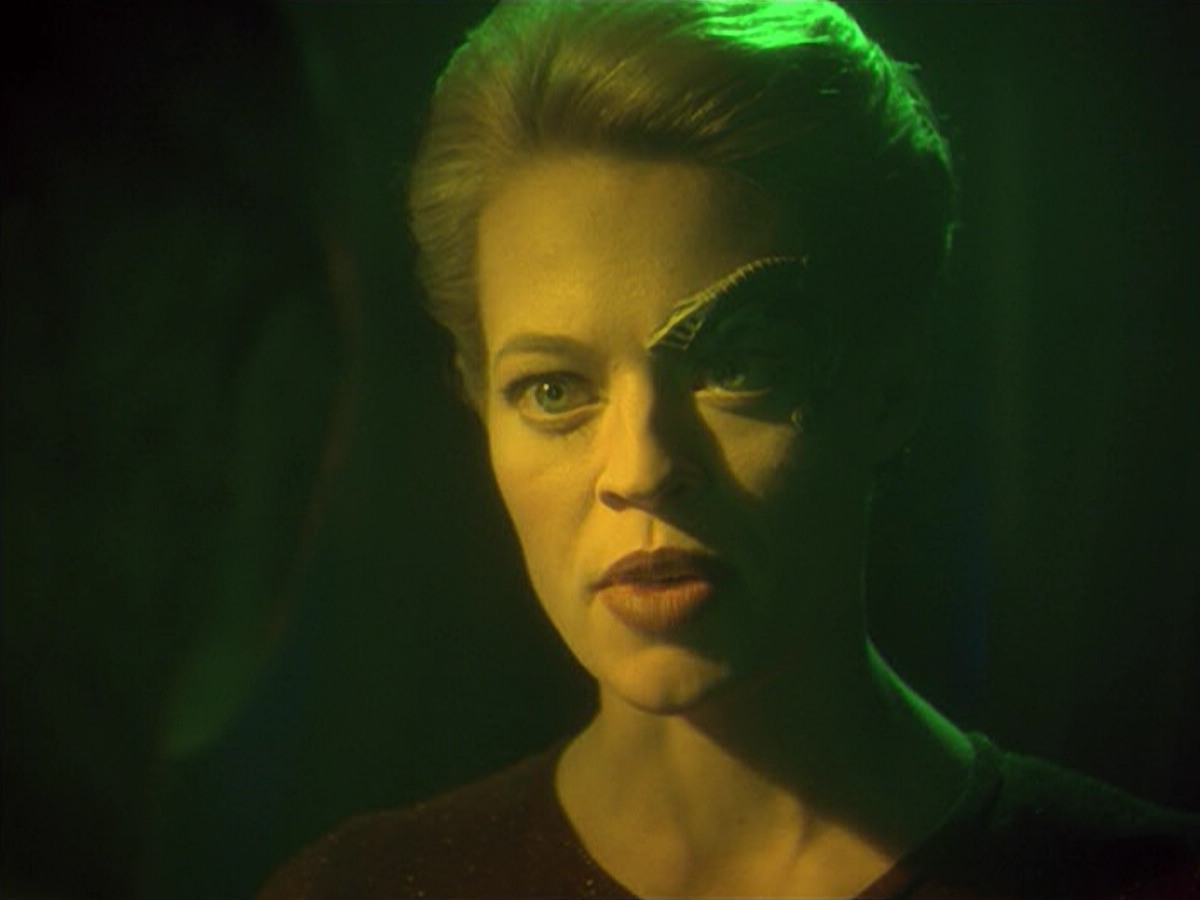 ariane179254_StarTrekVoyager_5x15_5x16_DarkFrontier_6270.jpg