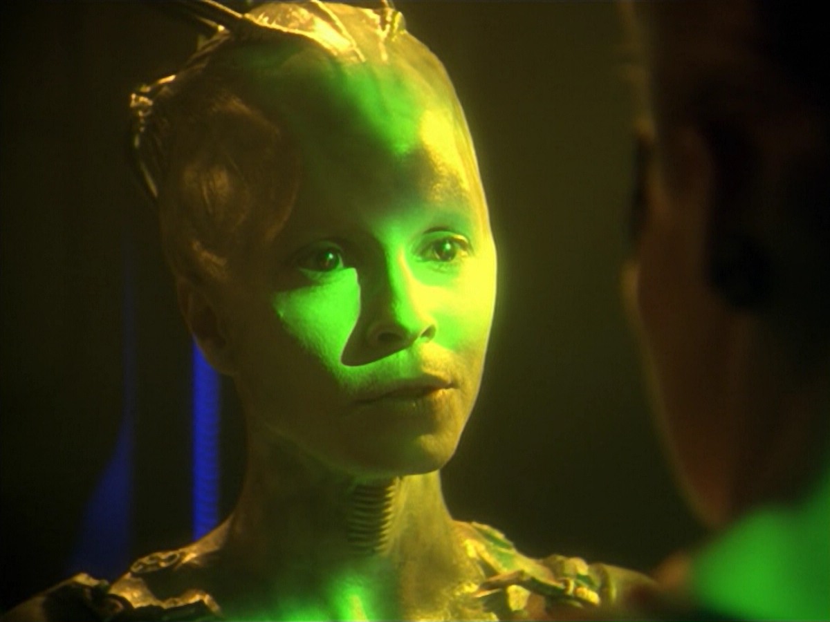 ariane179254_StarTrekVoyager_5x15_5x16_DarkFrontier_6276.jpg