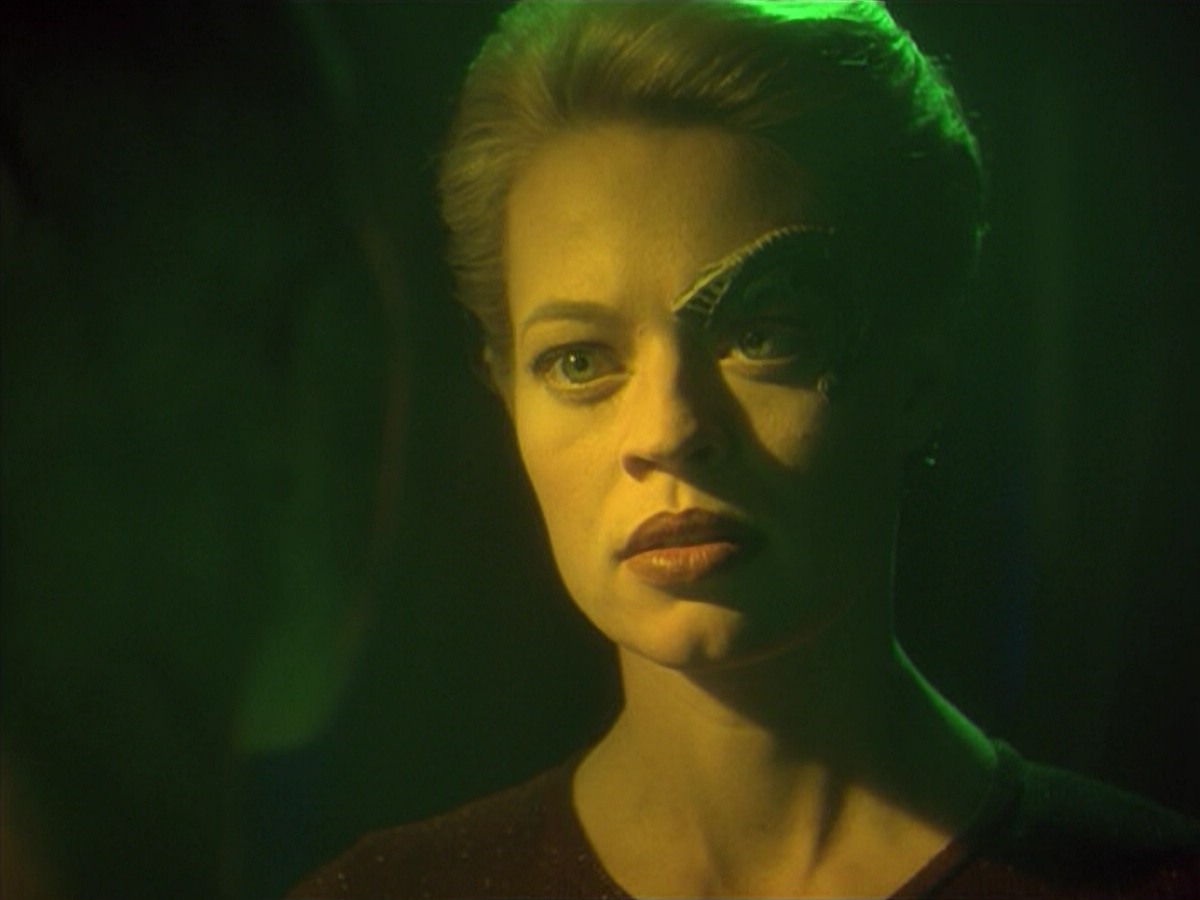 ariane179254_StarTrekVoyager_5x15_5x16_DarkFrontier_6284.jpg