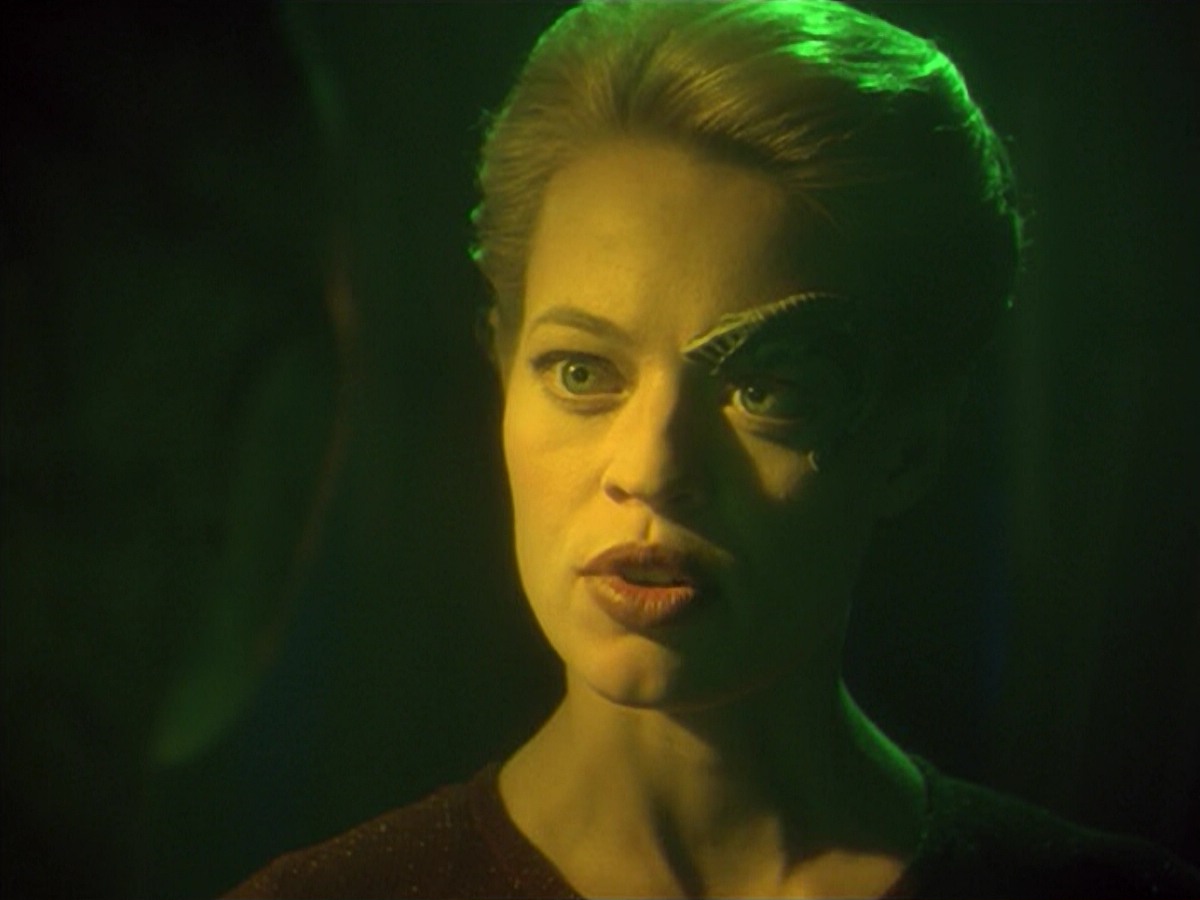 ariane179254_StarTrekVoyager_5x15_5x16_DarkFrontier_6308.jpg