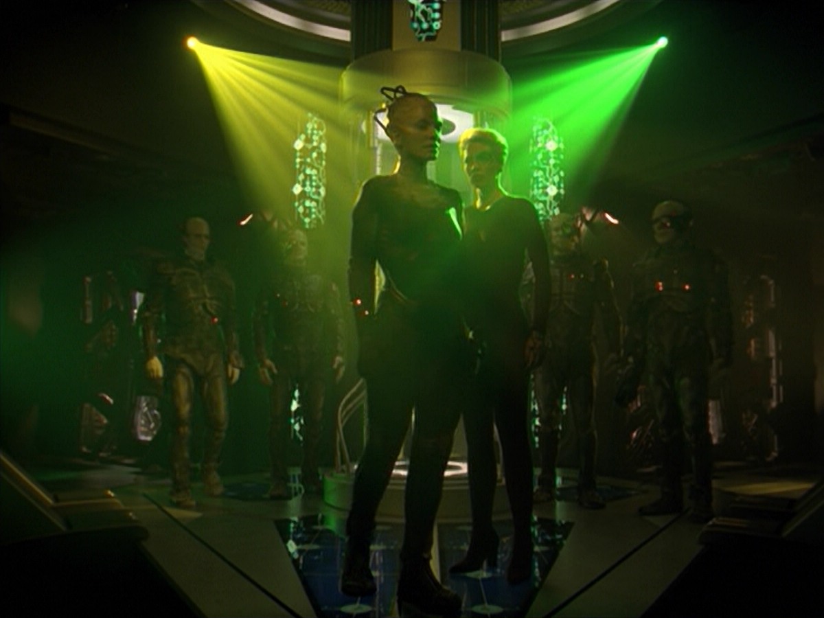 ariane179254_StarTrekVoyager_5x15_5x16_DarkFrontier_6322.jpg
