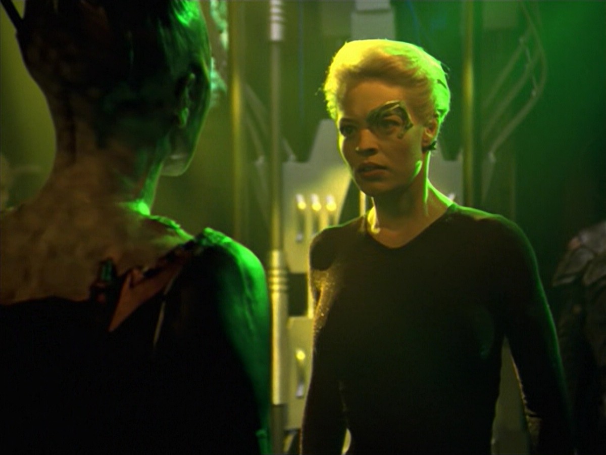 ariane179254_StarTrekVoyager_5x15_5x16_DarkFrontier_6352.jpg