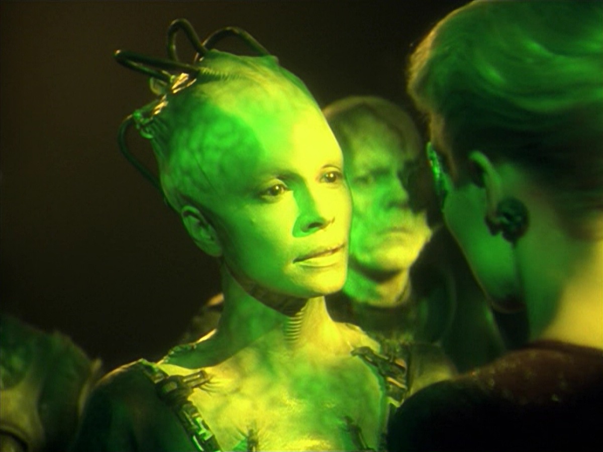ariane179254_StarTrekVoyager_5x15_5x16_DarkFrontier_6358.jpg