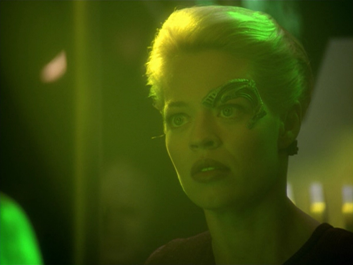 ariane179254_StarTrekVoyager_5x15_5x16_DarkFrontier_6393.jpg