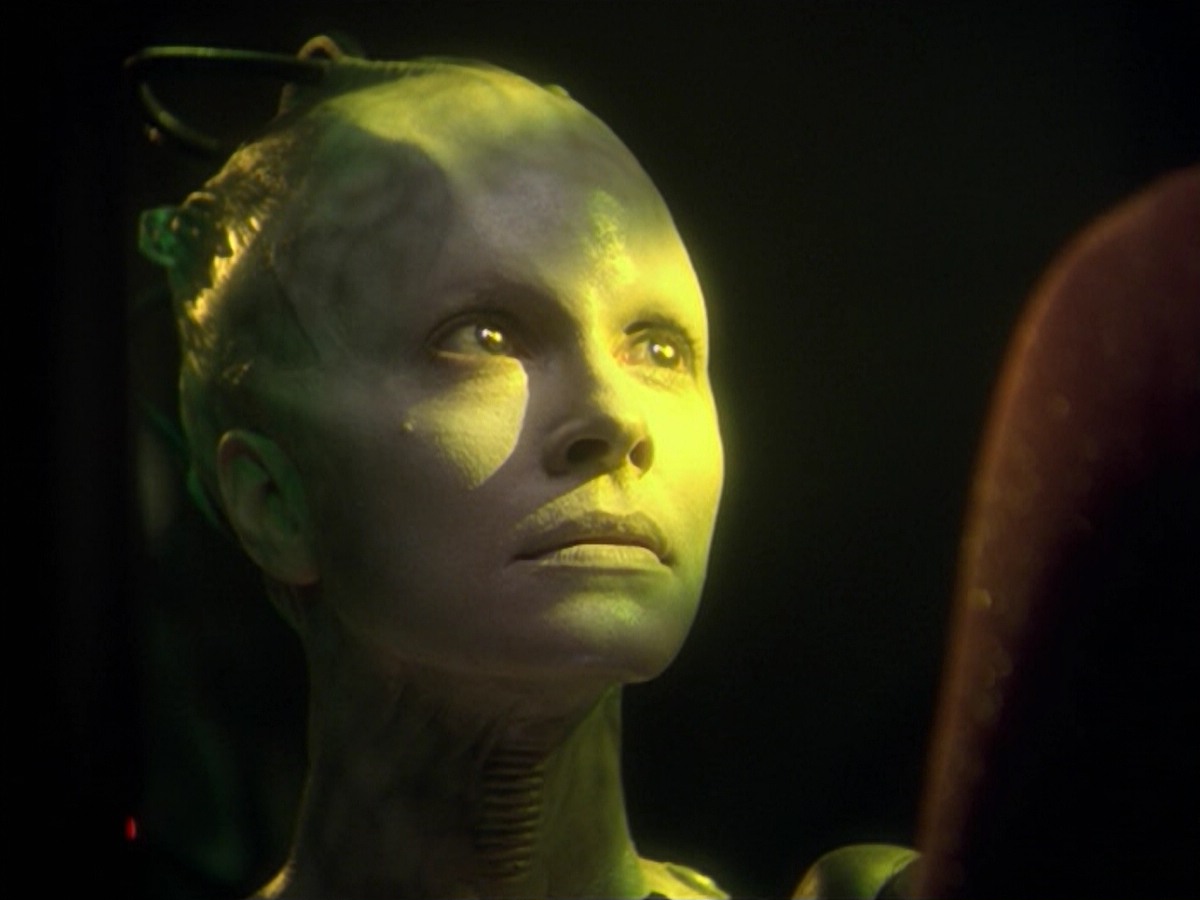 ariane179254_StarTrekVoyager_5x15_5x16_DarkFrontier_6453.jpg