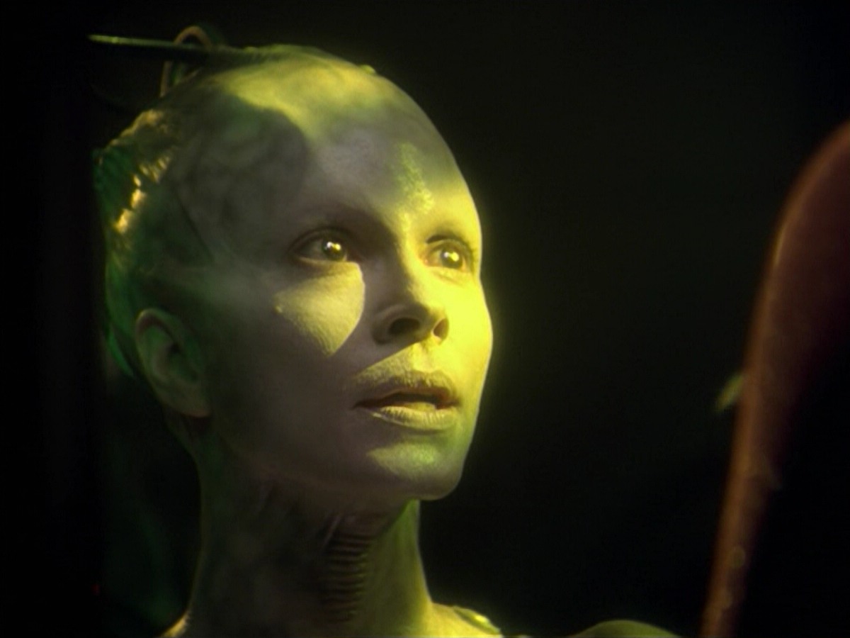 ariane179254_StarTrekVoyager_5x15_5x16_DarkFrontier_6454.jpg