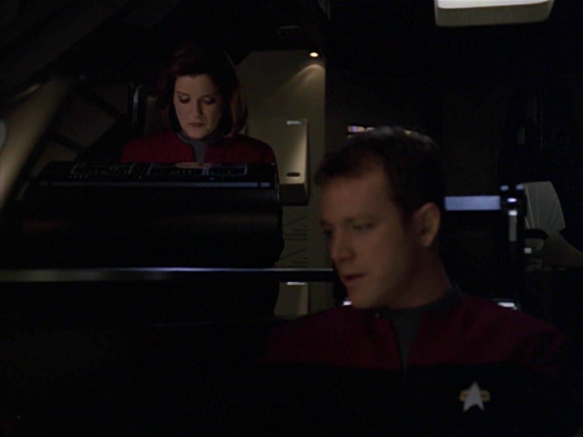ariane179254_StarTrekVoyager_5x15_5x16_DarkFrontier_6471.jpg