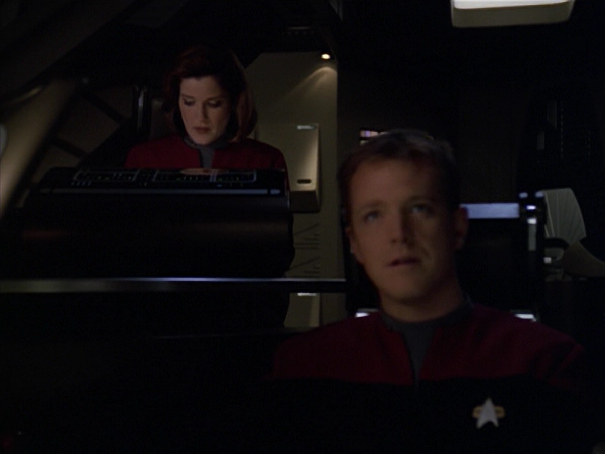 ariane179254_StarTrekVoyager_5x15_5x16_DarkFrontier_6472.jpg