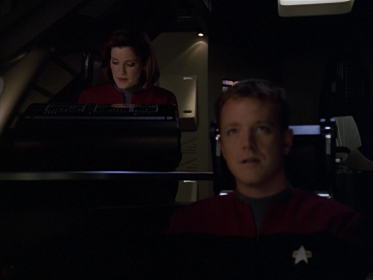 ariane179254_StarTrekVoyager_5x15_5x16_DarkFrontier_6473.jpg