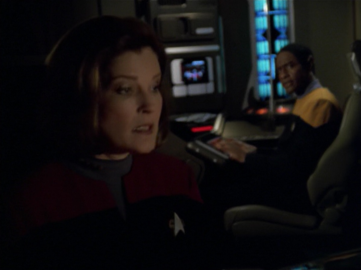 ariane179254_StarTrekVoyager_5x15_5x16_DarkFrontier_6487.jpg