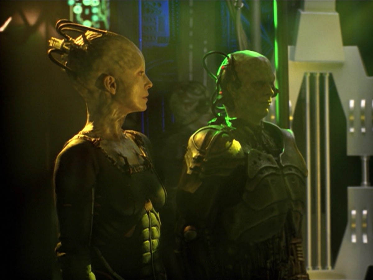ariane179254_StarTrekVoyager_5x15_5x16_DarkFrontier_6510.jpg