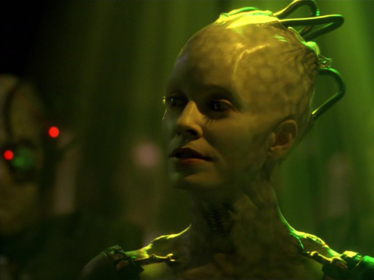ariane179254_StarTrekVoyager_5x15_5x16_DarkFrontier_6529.jpg