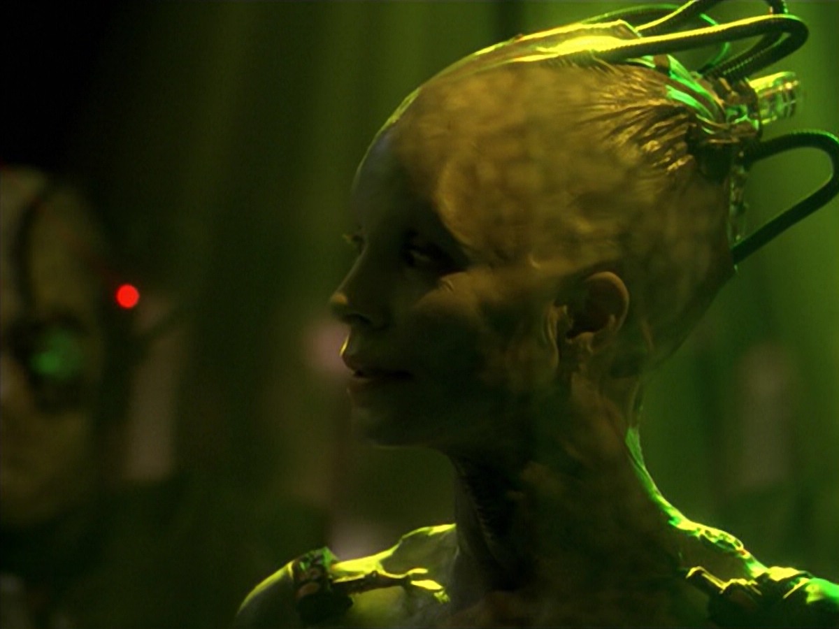 ariane179254_StarTrekVoyager_5x15_5x16_DarkFrontier_6530.jpg