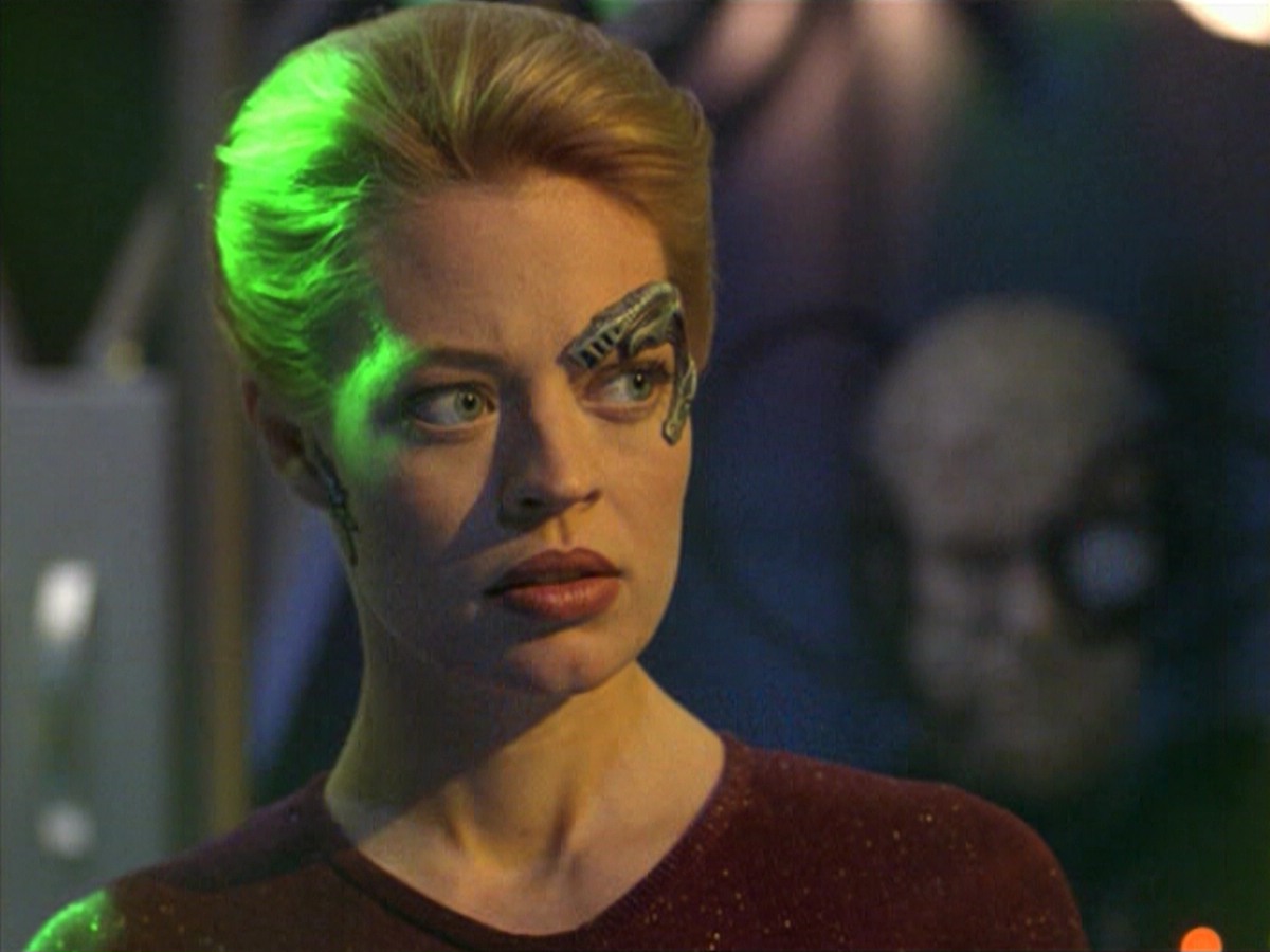 ariane179254_StarTrekVoyager_5x15_5x16_DarkFrontier_6531.jpg