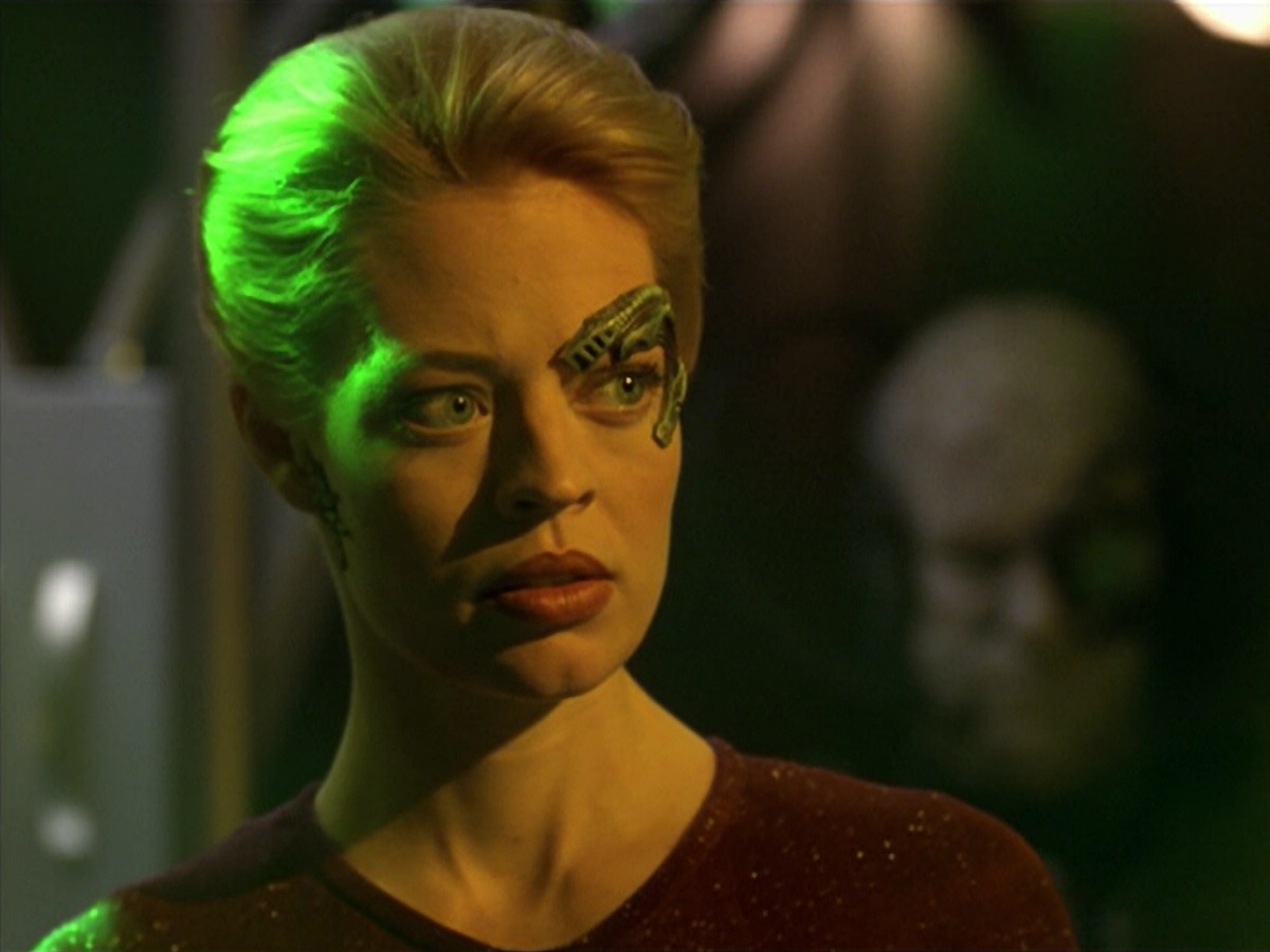 ariane179254_StarTrekVoyager_5x15_5x16_DarkFrontier_6532.jpg
