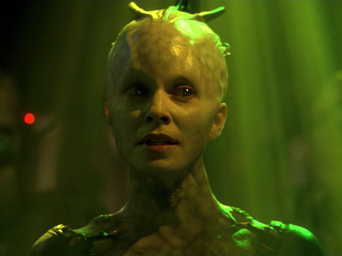 ariane179254_StarTrekVoyager_5x15_5x16_DarkFrontier_6536.jpg