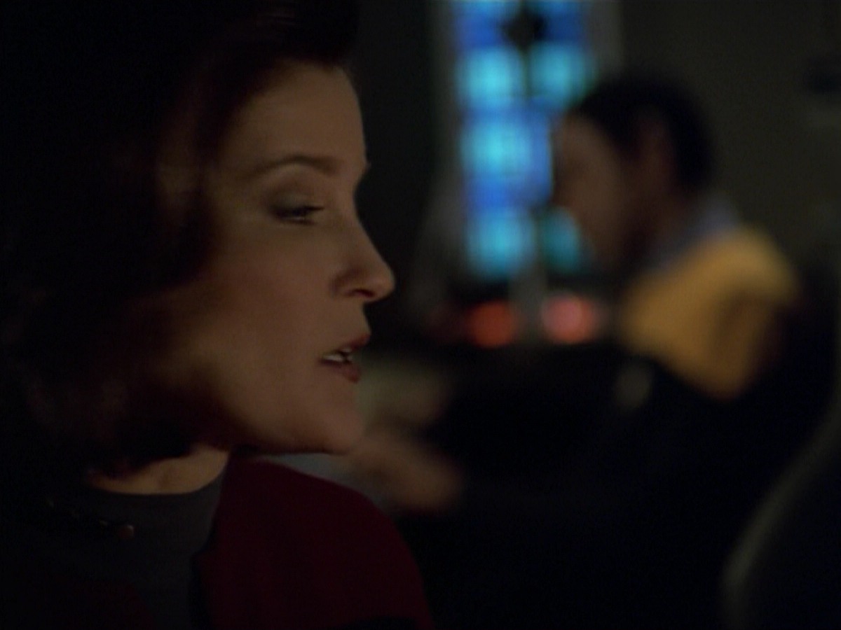 ariane179254_StarTrekVoyager_5x15_5x16_DarkFrontier_6568.jpg