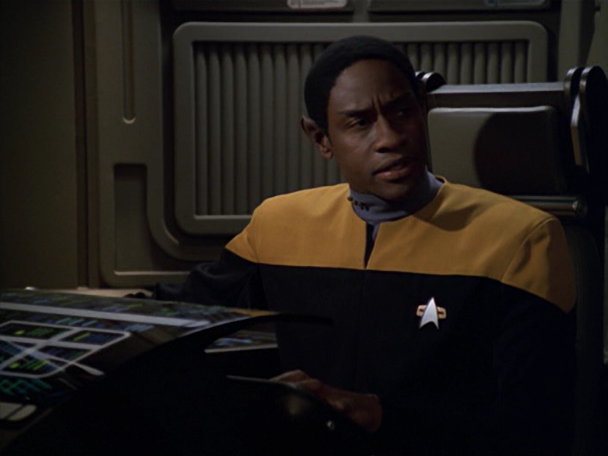 ariane179254_StarTrekVoyager_5x15_5x16_DarkFrontier_6576.jpg
