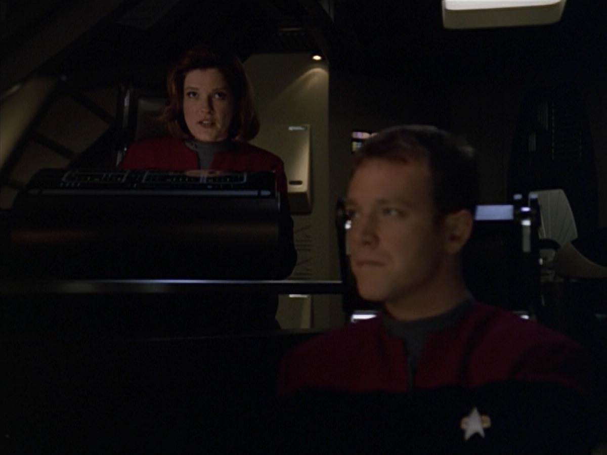ariane179254_StarTrekVoyager_5x15_5x16_DarkFrontier_6579.jpg