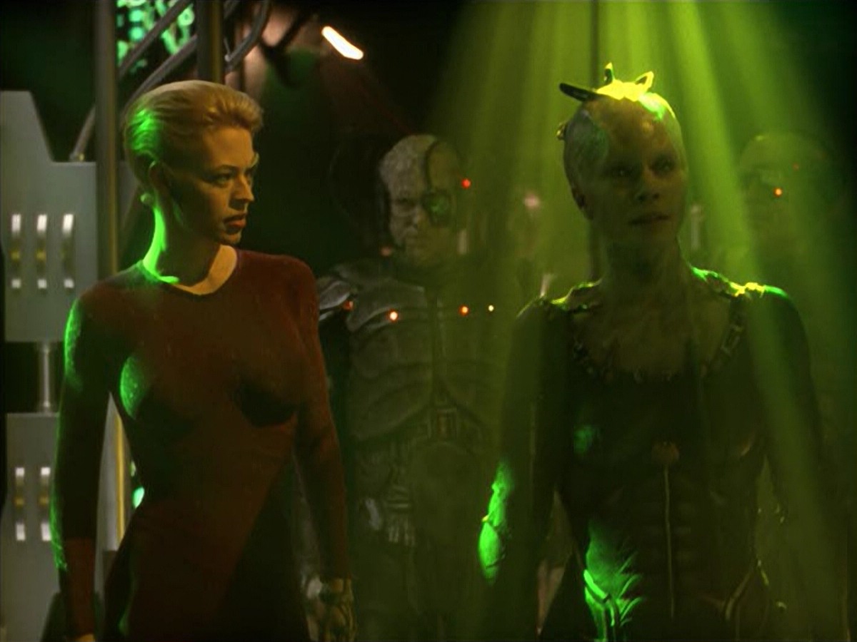 ariane179254_StarTrekVoyager_5x15_5x16_DarkFrontier_6582.jpg