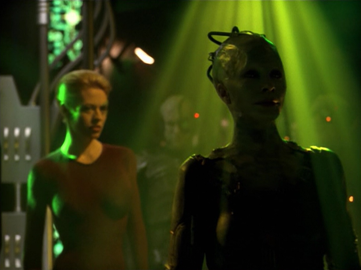 ariane179254_StarTrekVoyager_5x15_5x16_DarkFrontier_6584.jpg
