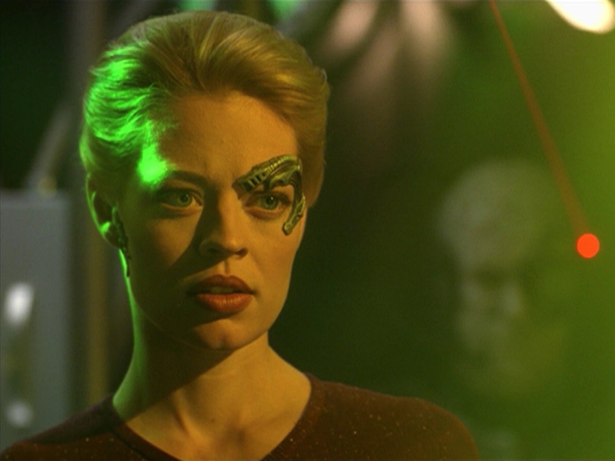 ariane179254_StarTrekVoyager_5x15_5x16_DarkFrontier_6591.jpg