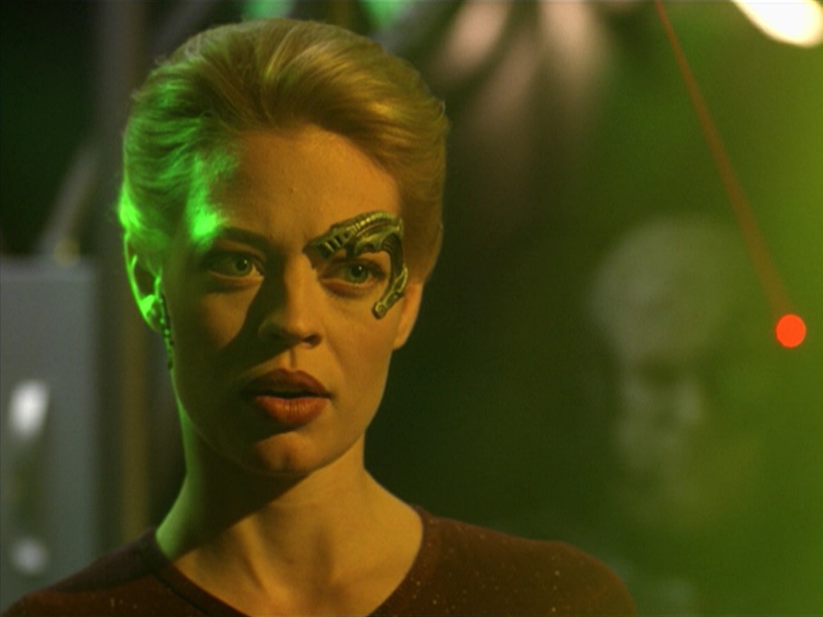 ariane179254_StarTrekVoyager_5x15_5x16_DarkFrontier_6597.jpg