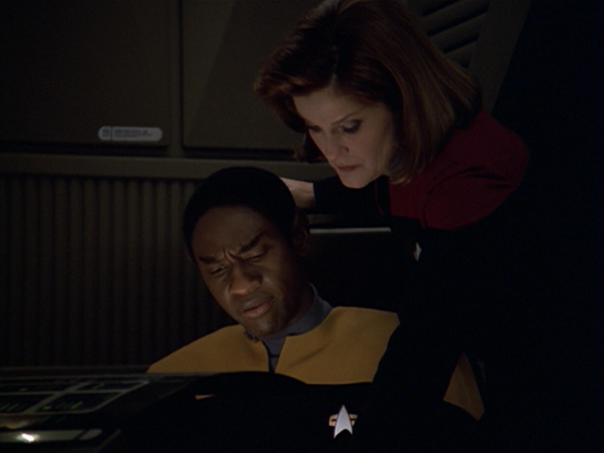 ariane179254_StarTrekVoyager_5x15_5x16_DarkFrontier_6611.jpg