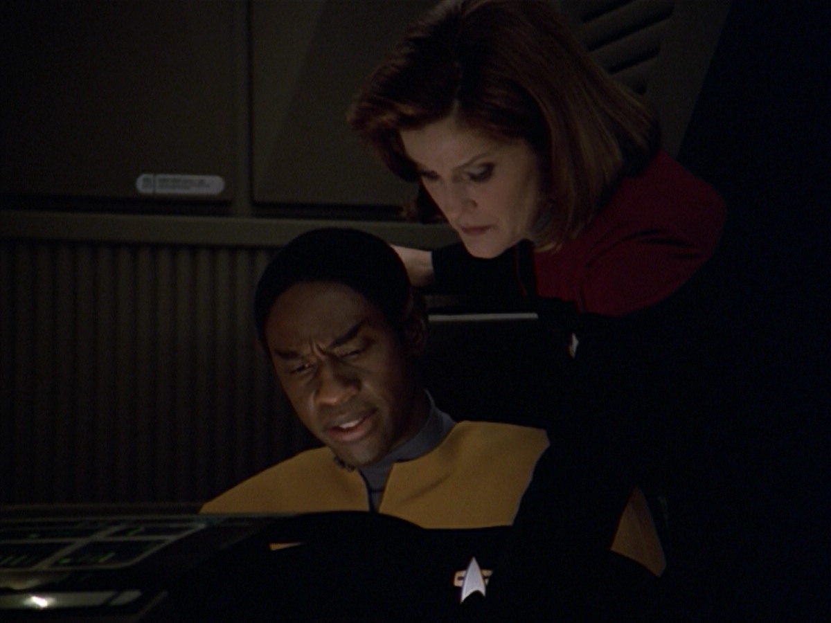 ariane179254_StarTrekVoyager_5x15_5x16_DarkFrontier_6613.jpg