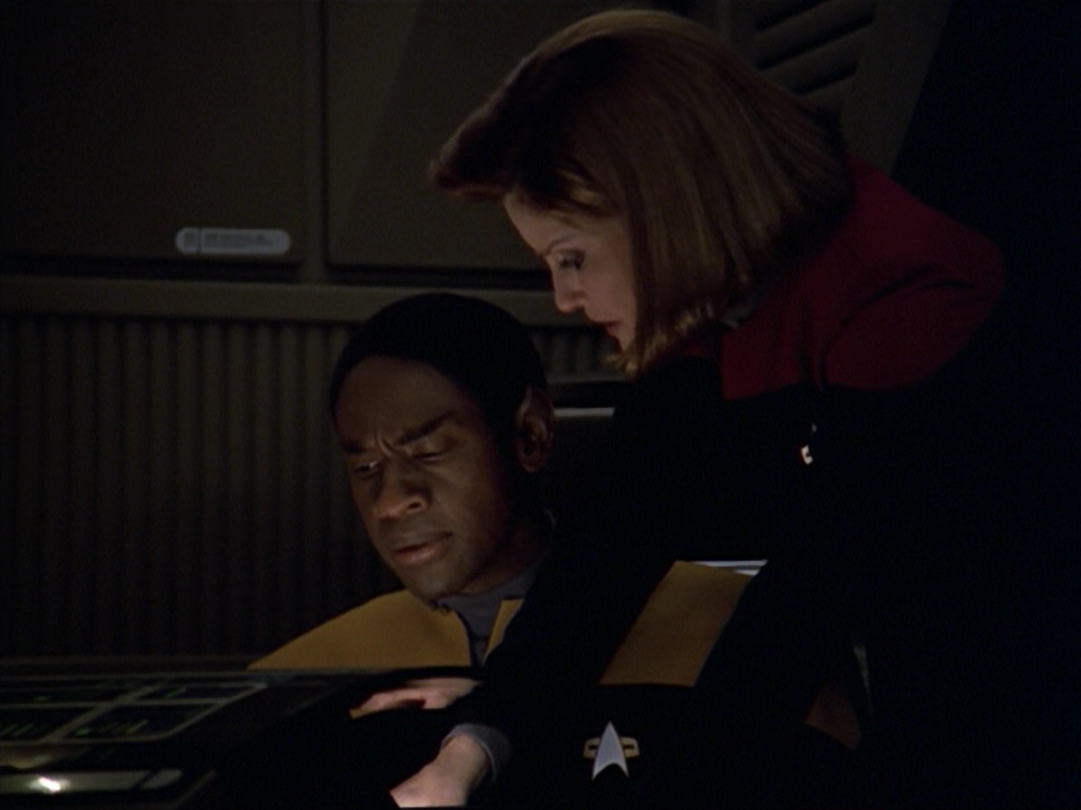 ariane179254_StarTrekVoyager_5x15_5x16_DarkFrontier_6617.jpg