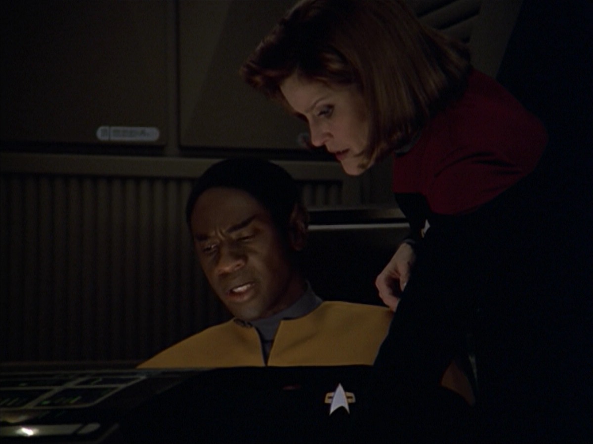 ariane179254_StarTrekVoyager_5x15_5x16_DarkFrontier_6619.jpg