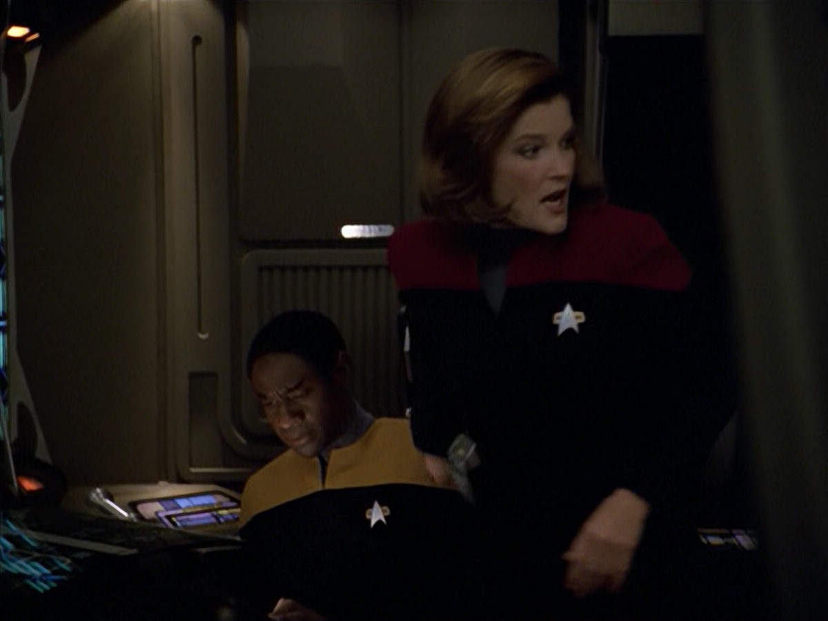 ariane179254_StarTrekVoyager_5x15_5x16_DarkFrontier_6623.jpg