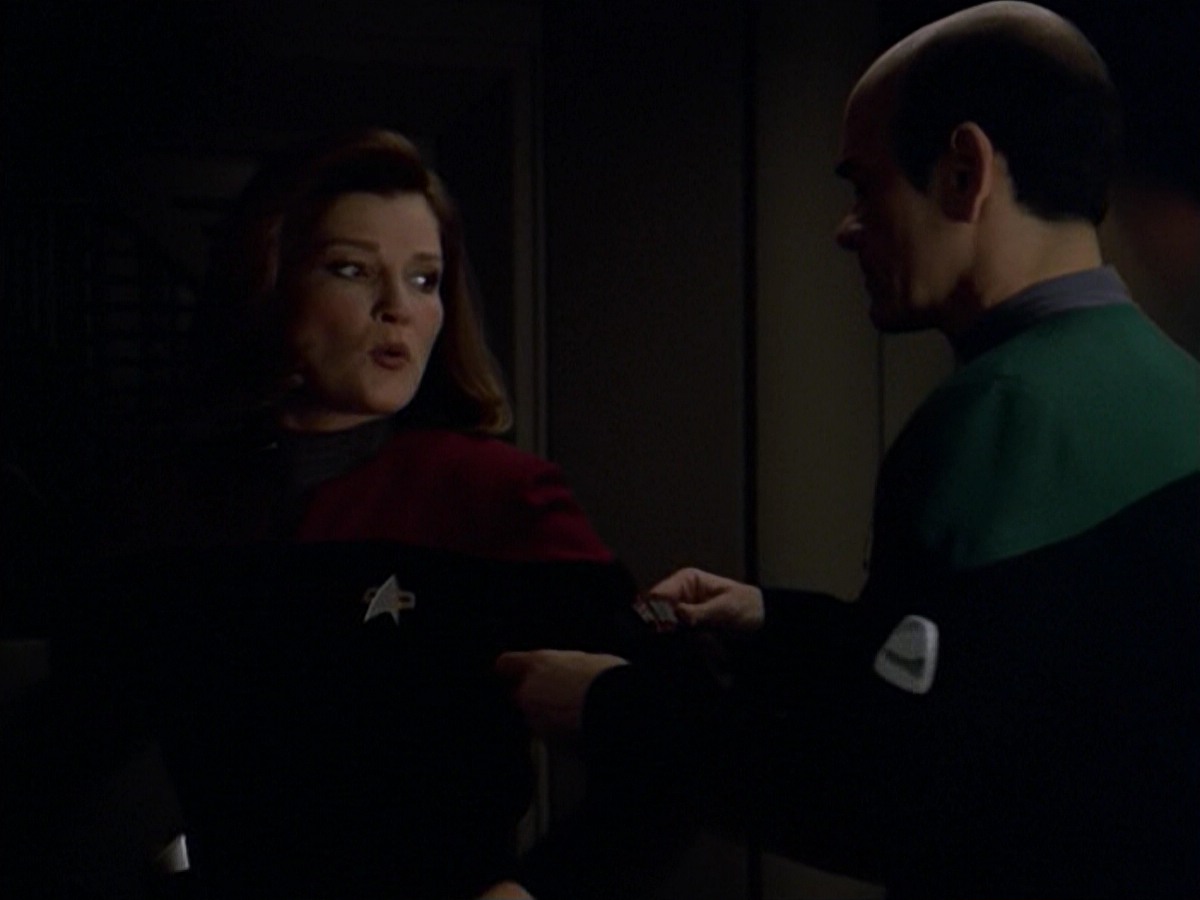 ariane179254_StarTrekVoyager_5x15_5x16_DarkFrontier_6627.jpg
