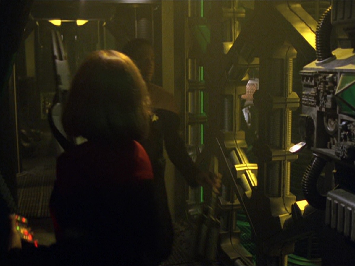 ariane179254_StarTrekVoyager_5x15_5x16_DarkFrontier_6678.jpg