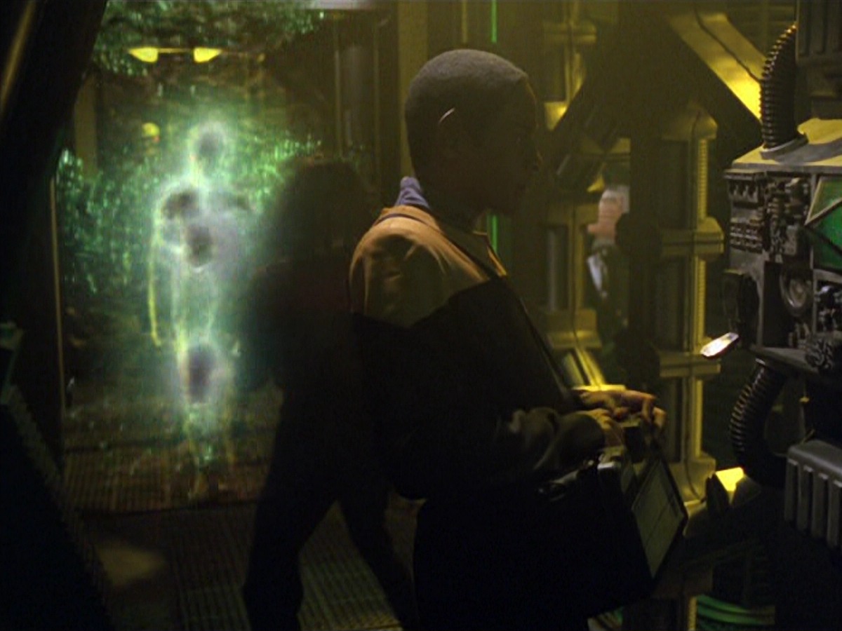 ariane179254_StarTrekVoyager_5x15_5x16_DarkFrontier_6686.jpg