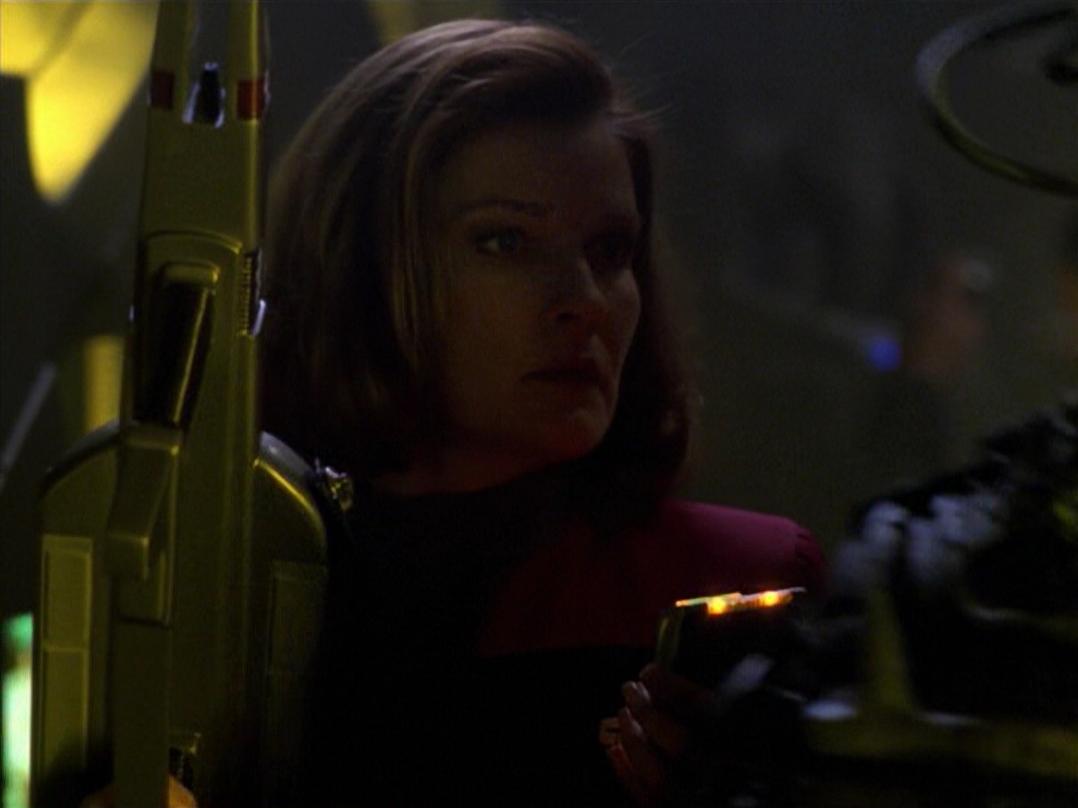 ariane179254_StarTrekVoyager_5x15_5x16_DarkFrontier_6688.jpg