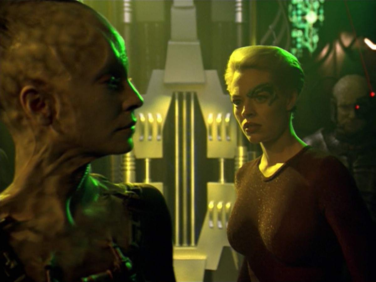 ariane179254_StarTrekVoyager_5x15_5x16_DarkFrontier_6706.jpg