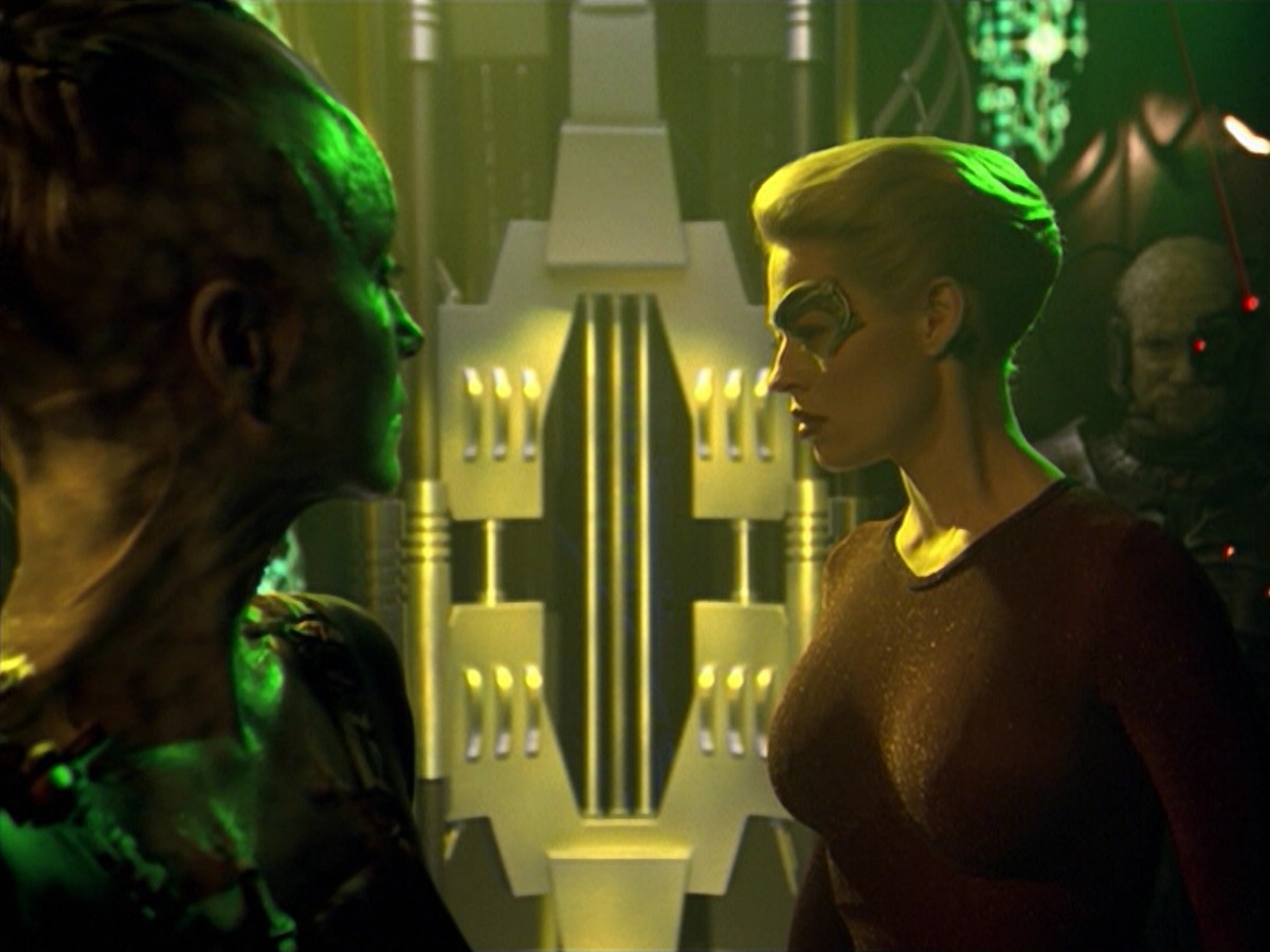 ariane179254_StarTrekVoyager_5x15_5x16_DarkFrontier_6711.jpg