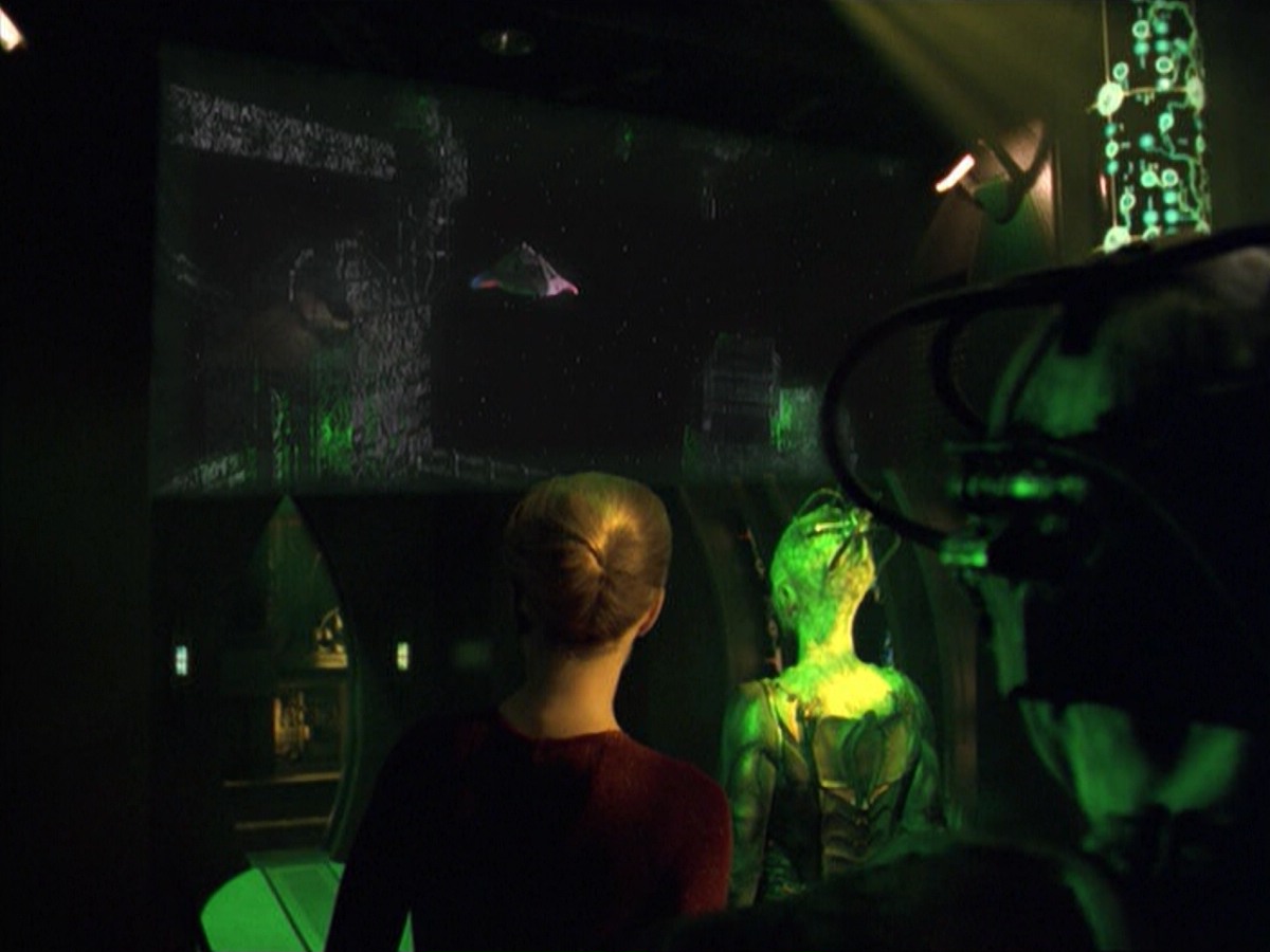 ariane179254_StarTrekVoyager_5x15_5x16_DarkFrontier_6735.jpg