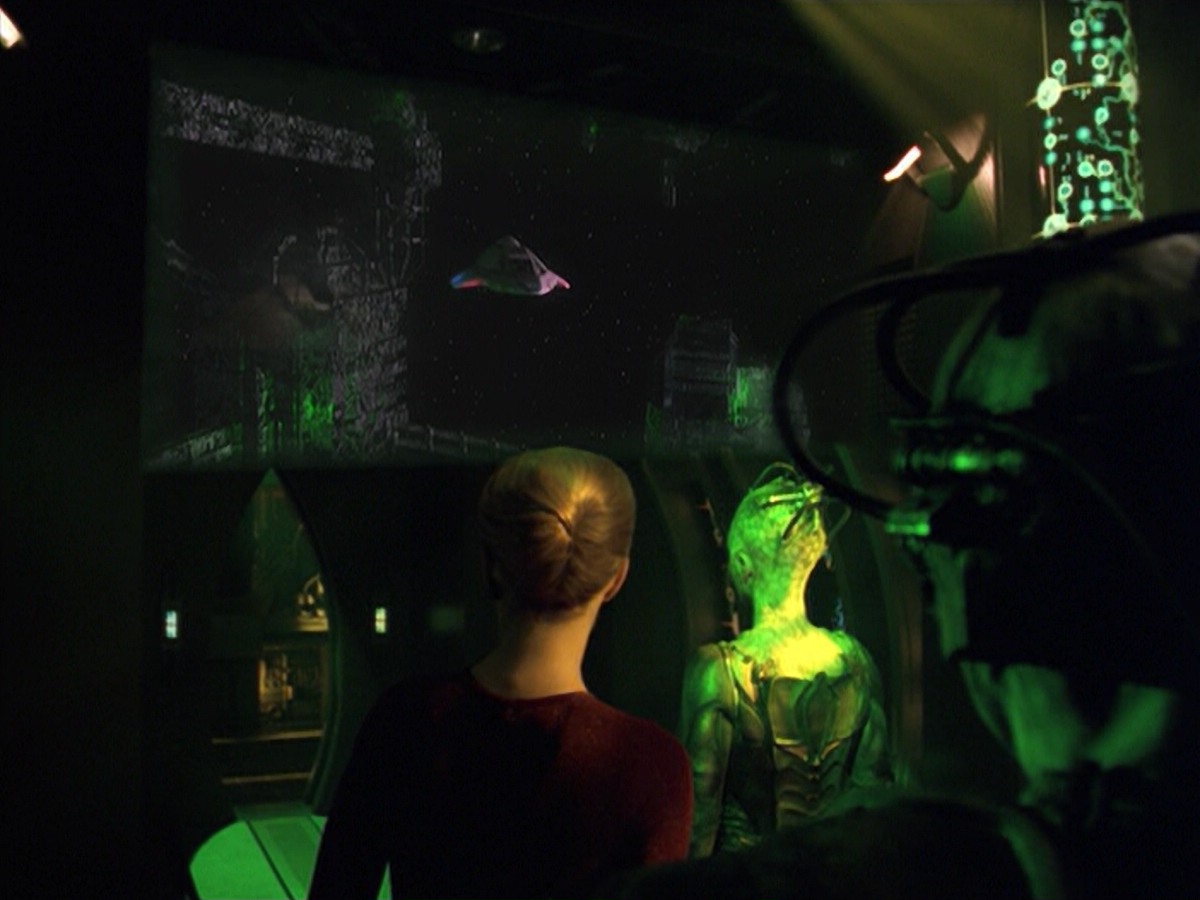 ariane179254_StarTrekVoyager_5x15_5x16_DarkFrontier_6736.jpg