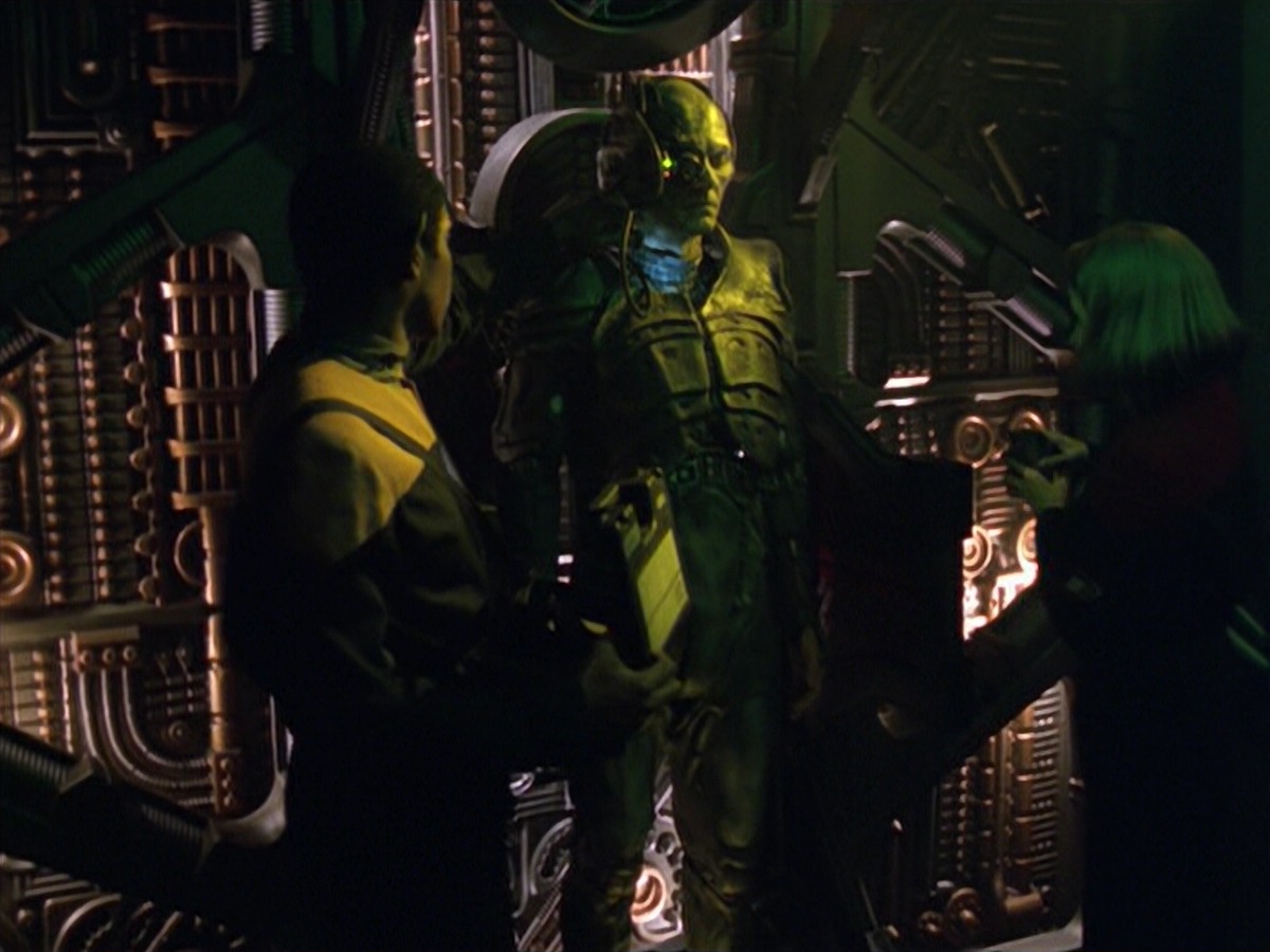 ariane179254_StarTrekVoyager_5x15_5x16_DarkFrontier_6766.jpg