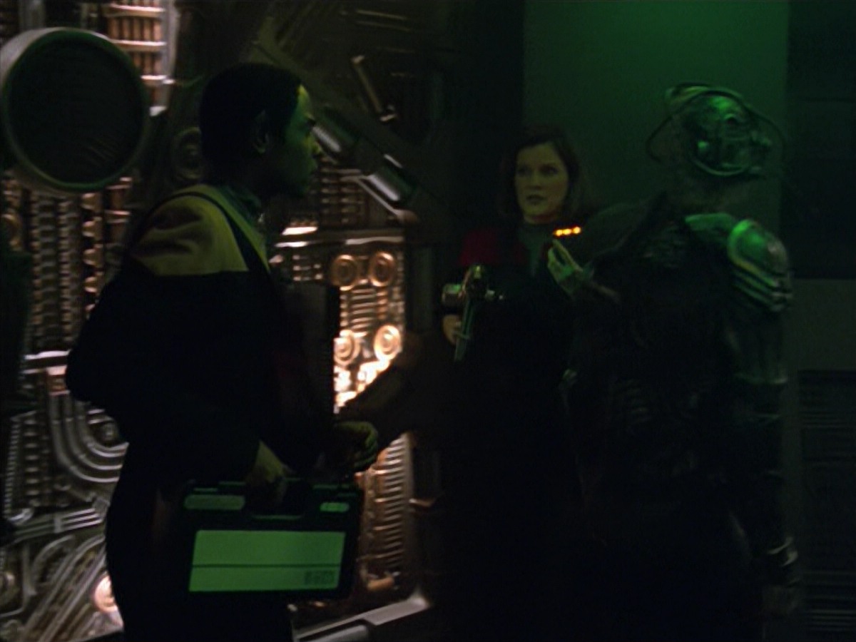 ariane179254_StarTrekVoyager_5x15_5x16_DarkFrontier_6774.jpg