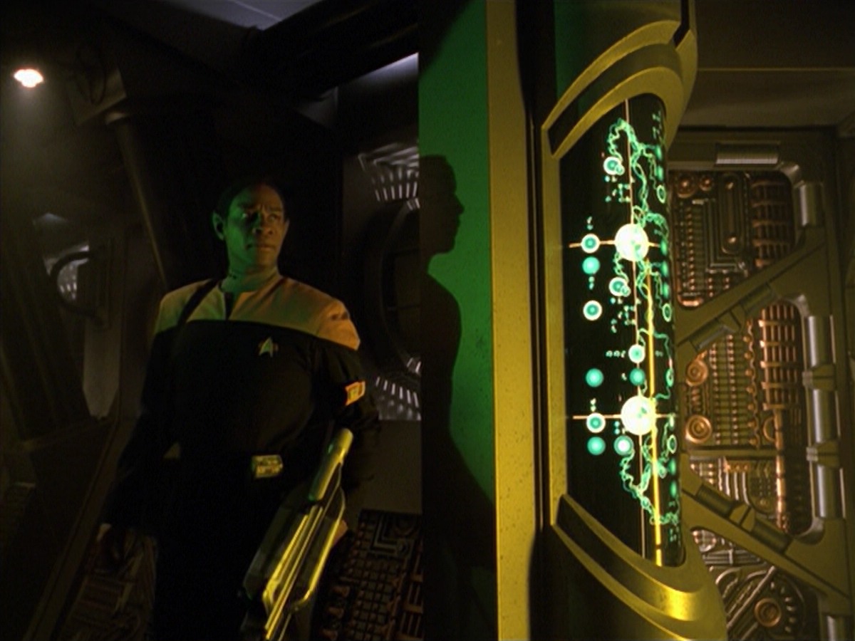 ariane179254_StarTrekVoyager_5x15_5x16_DarkFrontier_6801.jpg