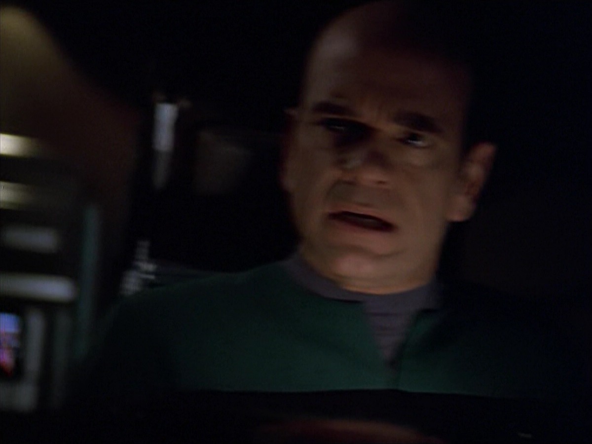 ariane179254_StarTrekVoyager_5x15_5x16_DarkFrontier_6810.jpg