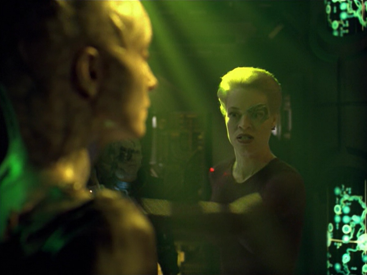 ariane179254_StarTrekVoyager_5x15_5x16_DarkFrontier_6828.jpg