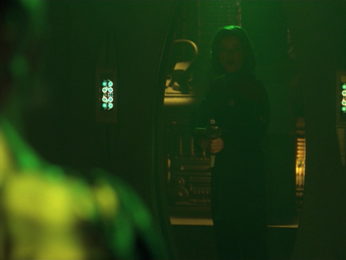 ariane179254_StarTrekVoyager_5x15_5x16_DarkFrontier_6851.jpg