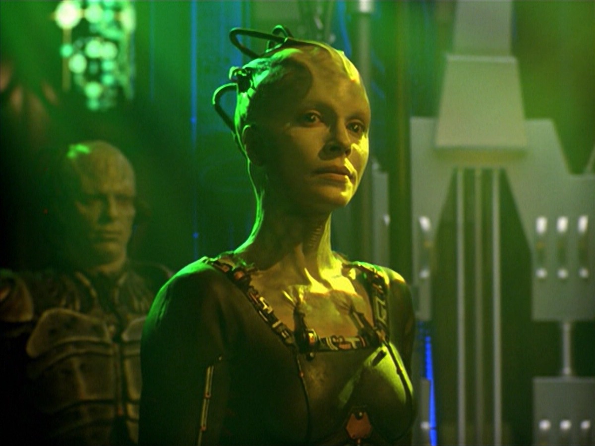 ariane179254_StarTrekVoyager_5x15_5x16_DarkFrontier_6854.jpg