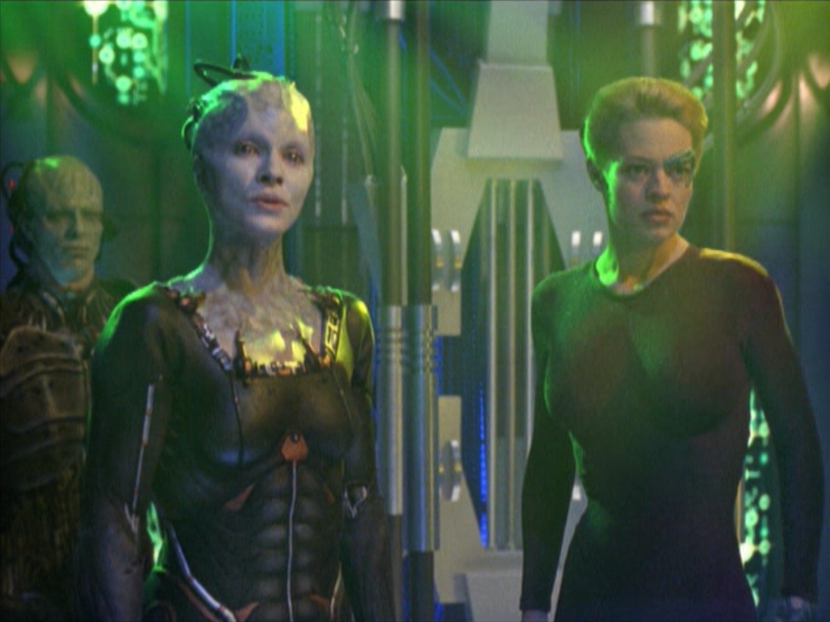 ariane179254_StarTrekVoyager_5x15_5x16_DarkFrontier_6863.jpg